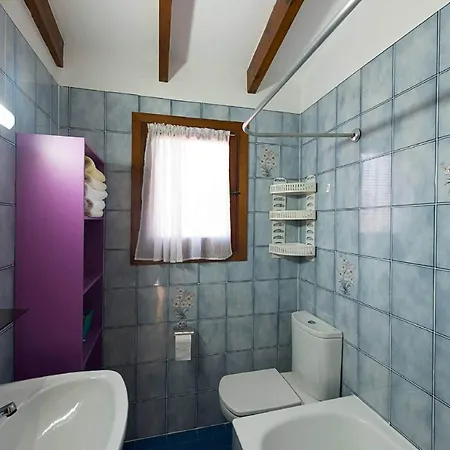 Neus - Plusholidays *