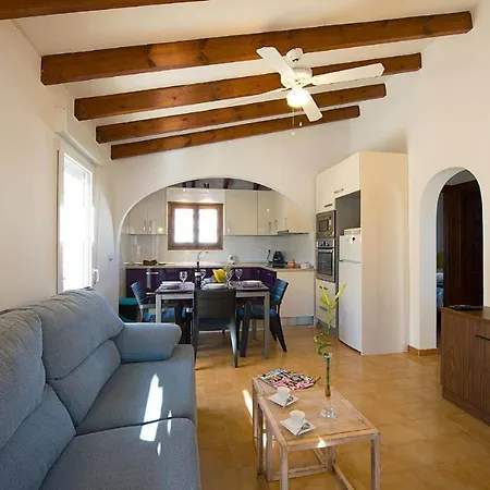 Neus - Plusholidays * Ifach