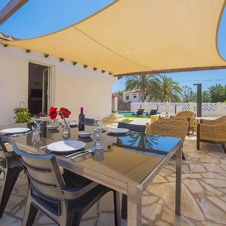 Neus - Plusholidays Ifach