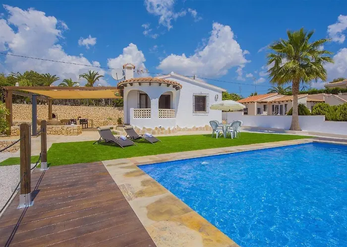 فيلة Neus - Plusholidays *